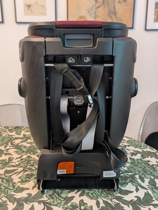 Scaun mașină Britax Romer Advansafix de la 15 luni - 12 ani ⎸ 76 cm - 150 cm Burgundy