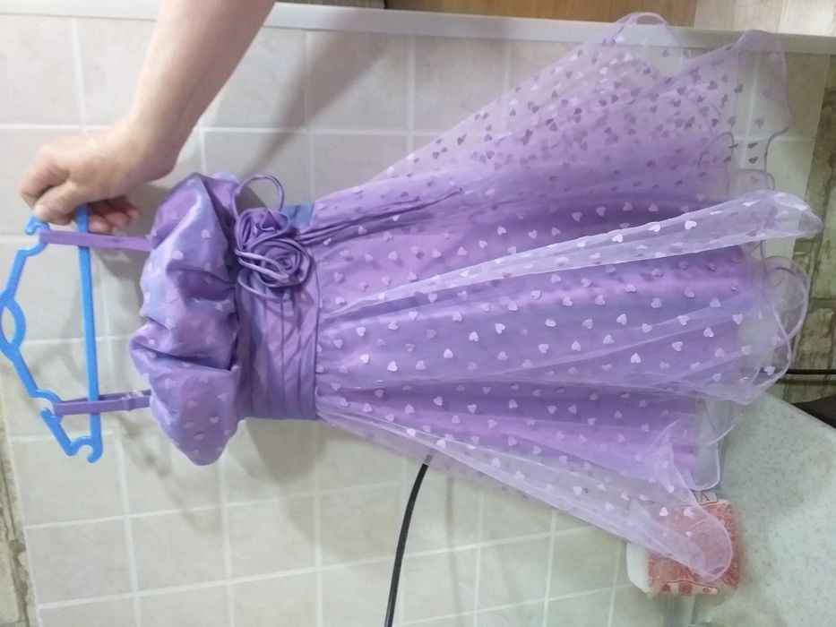 Платье очень красивое и нежное 4-5 лет