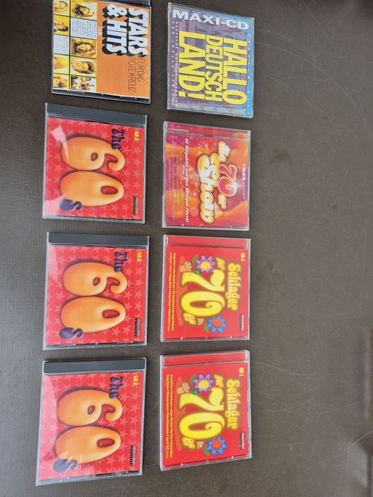 Vând Lot CD originale cu muzica usoara mixta straina artisti internationalii  anii 1960-70-80-90