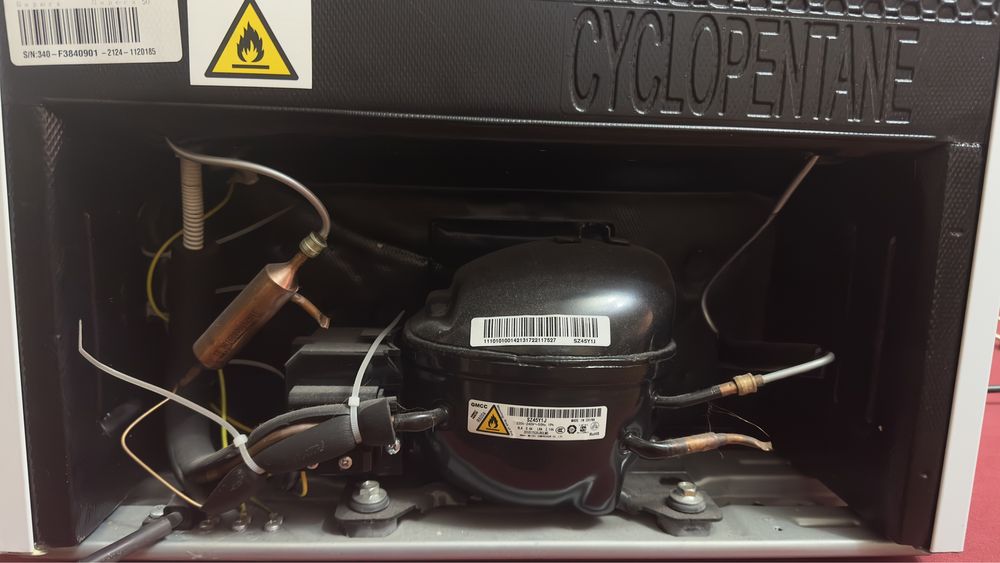 Холодильник бирюса