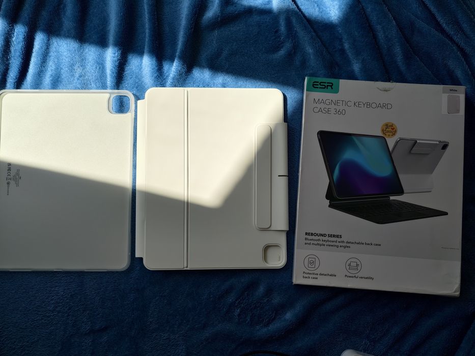 Калъф с клавиатура за iPad Pro 13 M4/M5 ESR Rebound Magnetic Keyboard Case 360 - бял