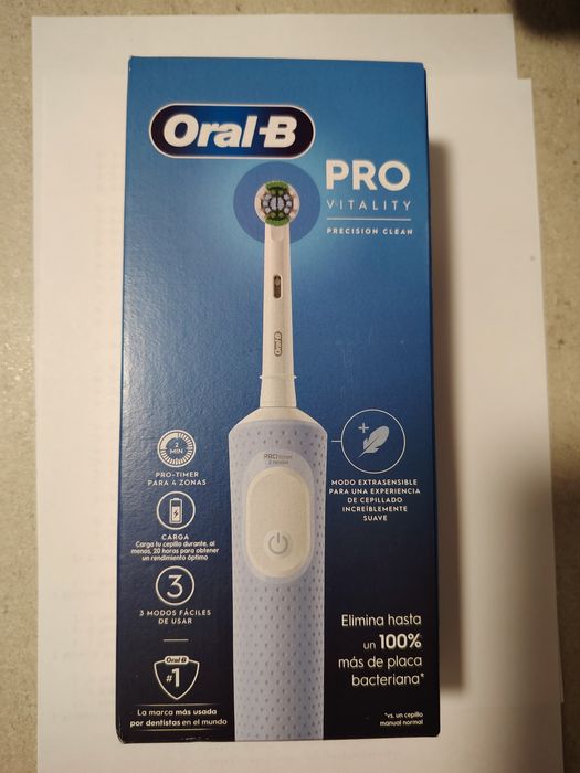 Periuța electrică de spălat pe dinți oralB nouă sigilata