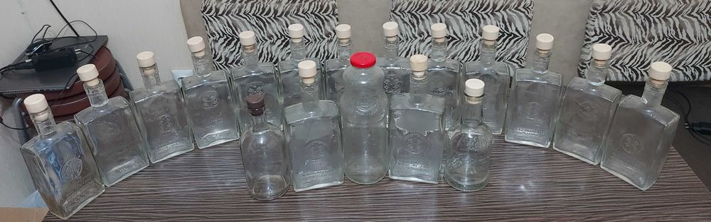 Бутылки разного размера