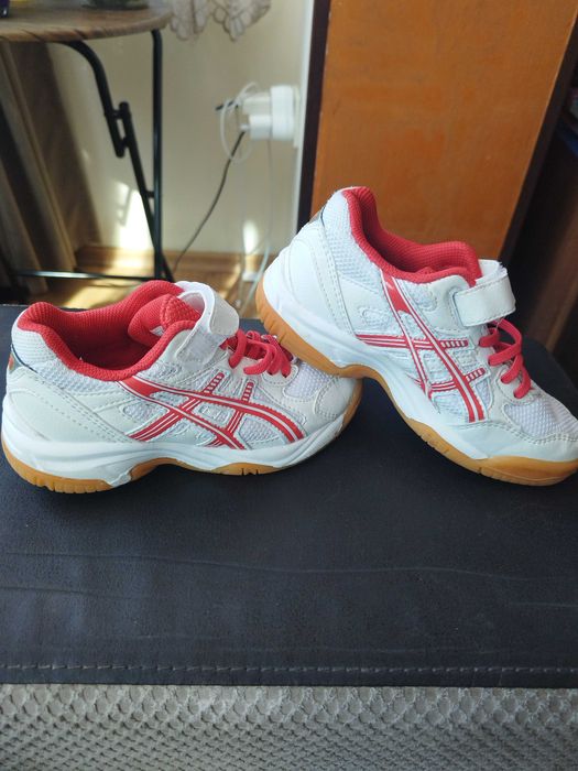 Маратонки на Asics