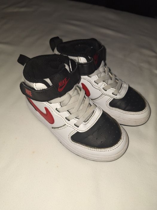 Bascheți Nike mărimea 26