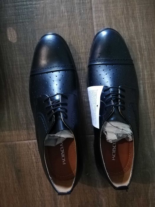 Ниски кожени обувки