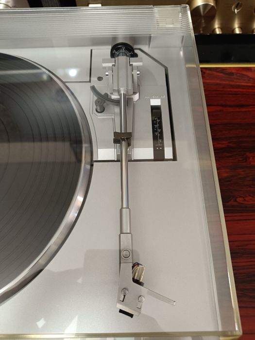 Проигрыватель винила JVC L-A 120