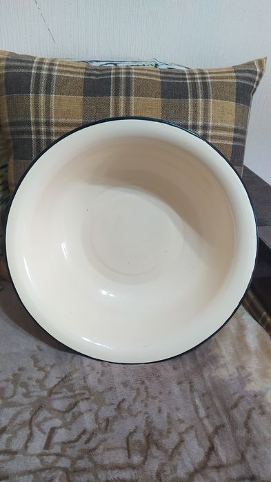 Эмалированный таз