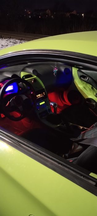 Vand toyota celica sau schimb cu o hala metalica