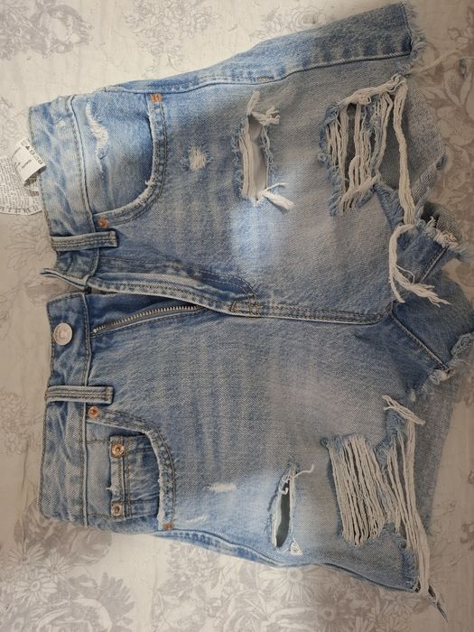 Продаются шорты (400.000)