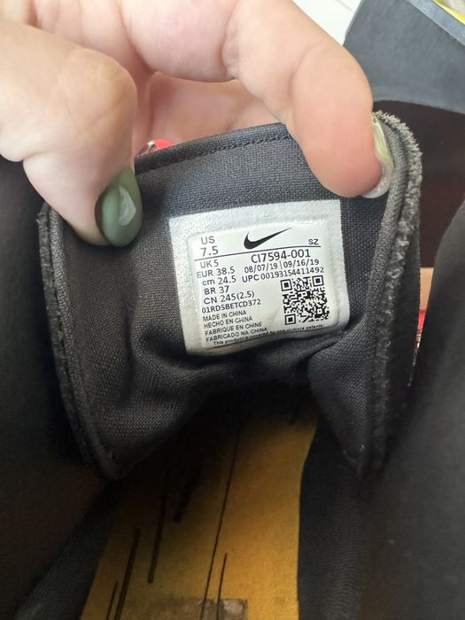 Adidasi Nike Vandalised  Originali