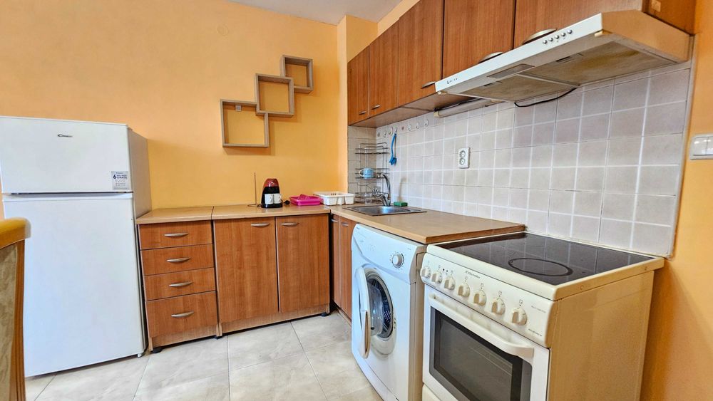Продава се Двустаен апартамент в София, Център - 55 кв.м за 10 €/кв.м - Снимка #1
