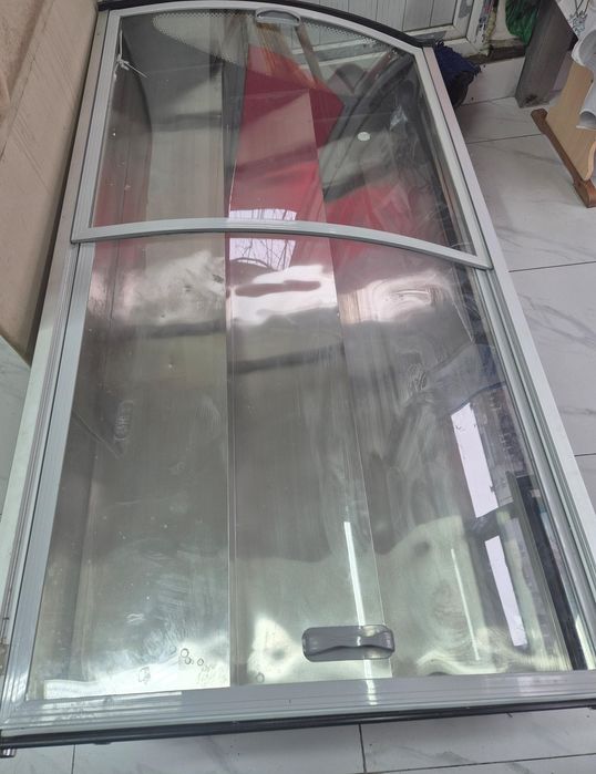 Продажа витриный холодильник новый