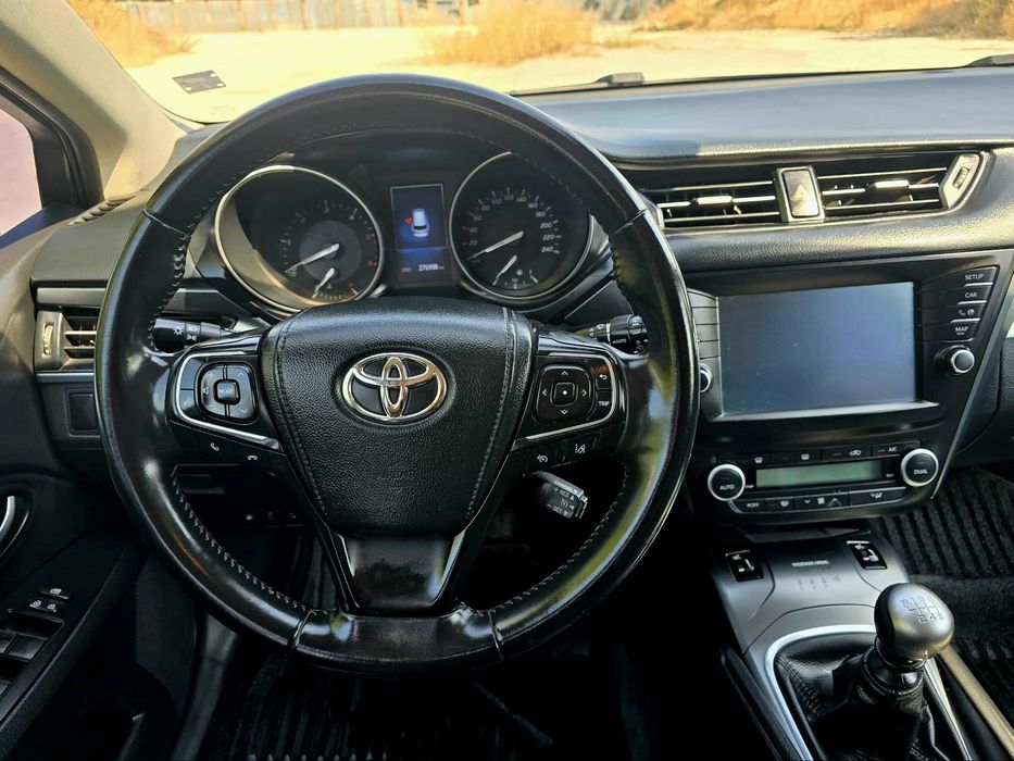 Toyota Avensis 2016