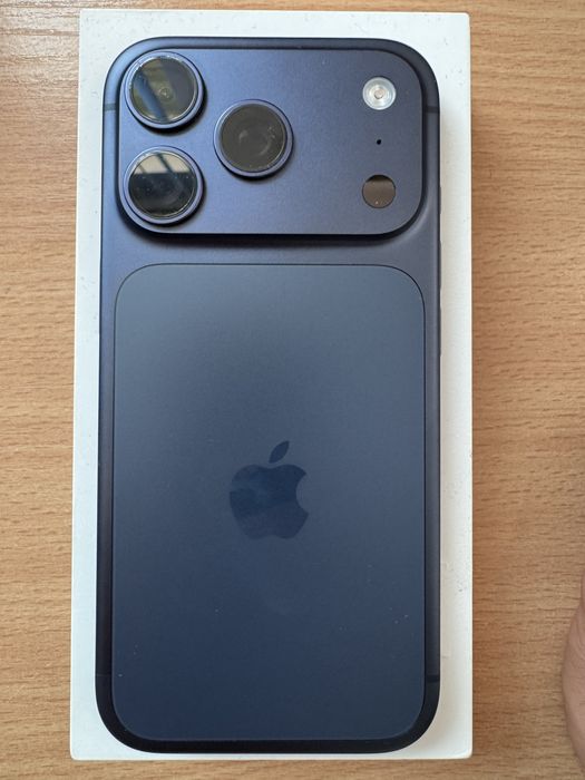 iPhone 17 pro - Blue 256 GB