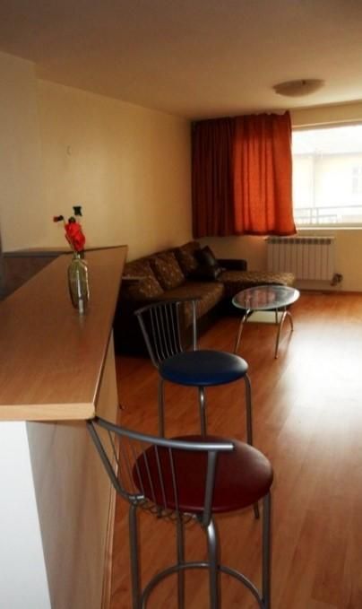 Дава се под наем Тристаен апартамент в София, Медицинска академия - 95 кв.м за 700 € - Снимка #2