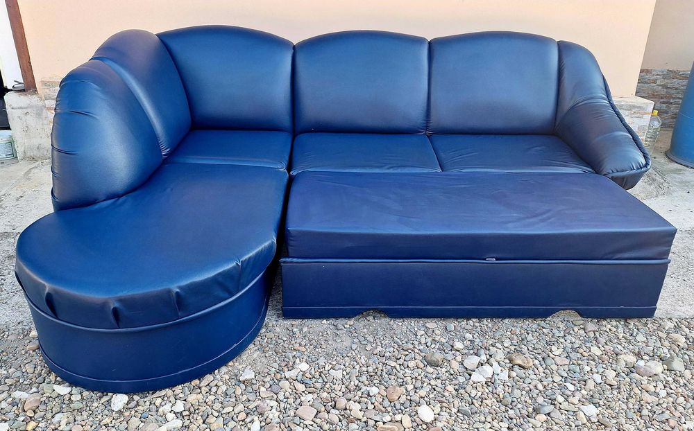 Кожен ъглов диван