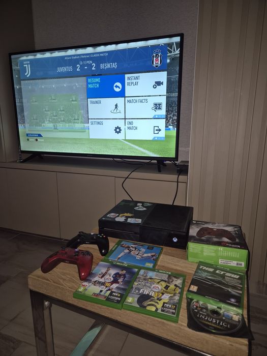 Xbox one 500GB editie fifa 16 + 2 manete