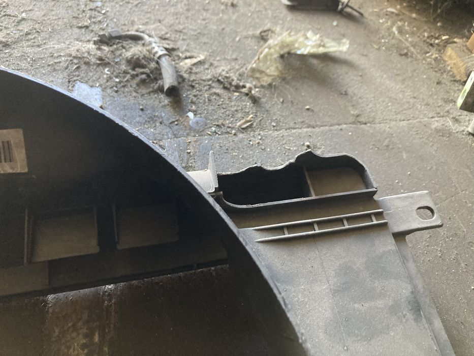 Диффузор вентилятора БМВ Е39 / BMW E39