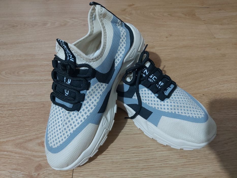 Обувки и ботуши сандали