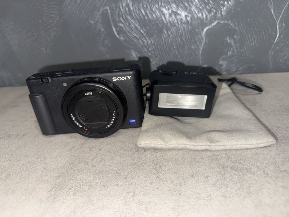Дигитална камера Sony ZV-1