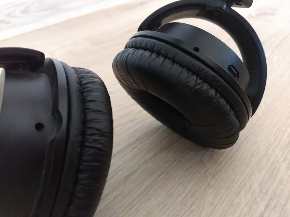 Наушник JBL ,Зарядь Держит Хорошо