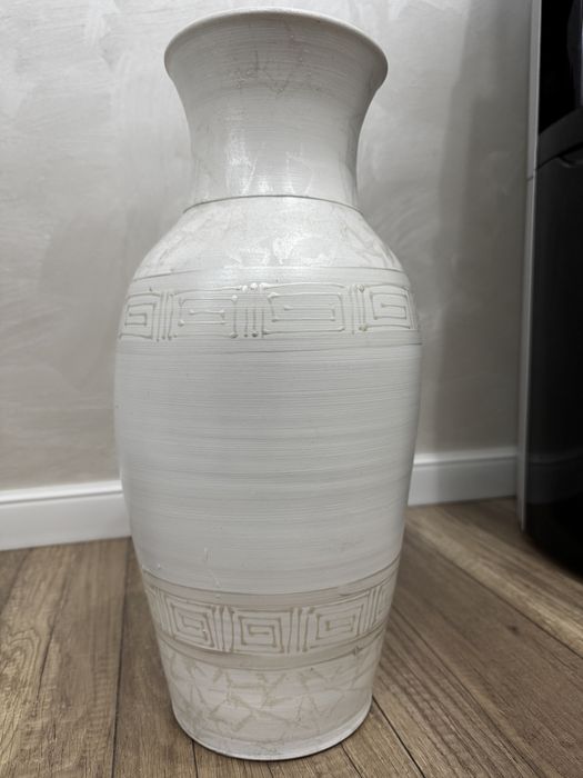 Напольная декоративная ваза