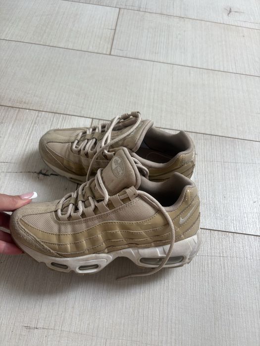 Air Nike marimea 36,5si marimea 39