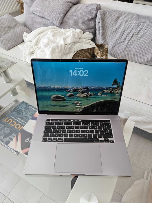 MacBook Pro 16 inch 2019 - Intel i7 / 32GB RAM / 512GB SSD / Placa Video Dedicata