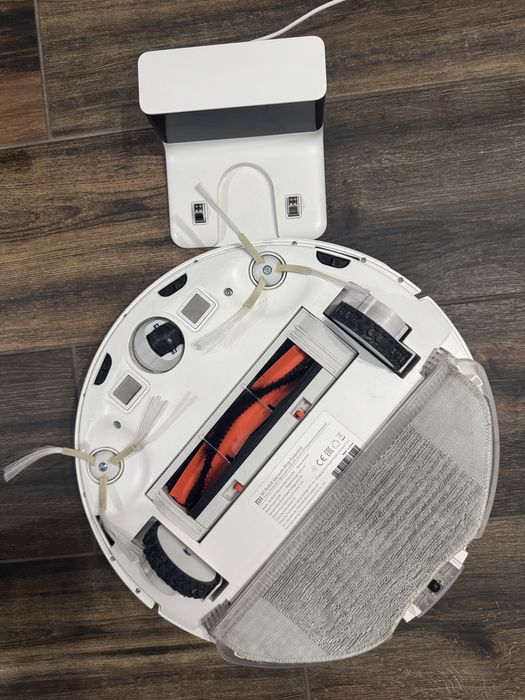 Aspirator robot Xiaomi Mi Robot Mop Essential