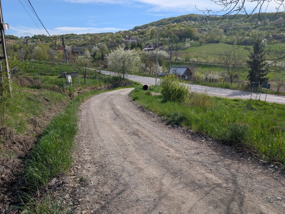 Teren 250mp de vânzare Valea Jelnii la Asfalt