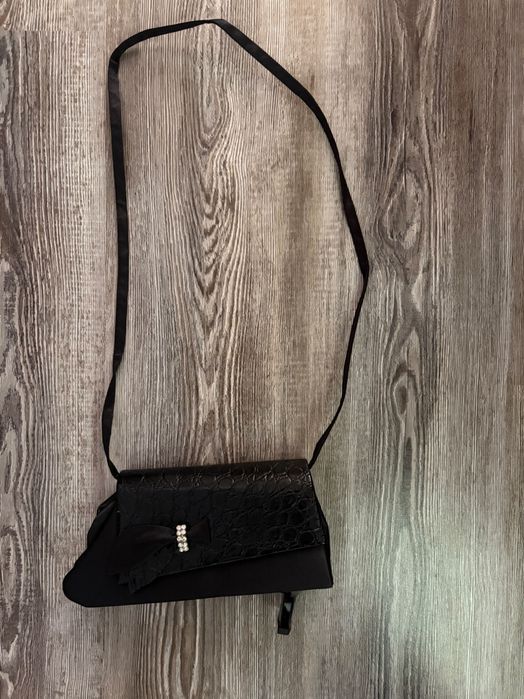 Дамска чанта с форма на ток