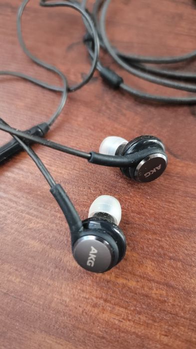 Наушники  AKG  продам .