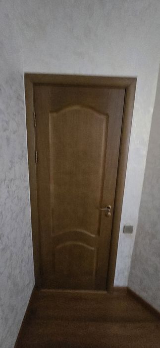 Двери межкомнатные б/у
