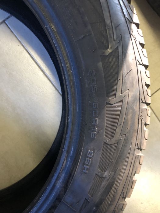 Зимни гуми 205 60 16 Good Year runflat Ultra Grip 4бр