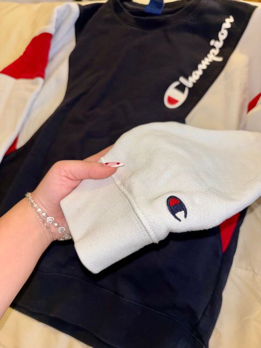 Продавам блузи и суичери