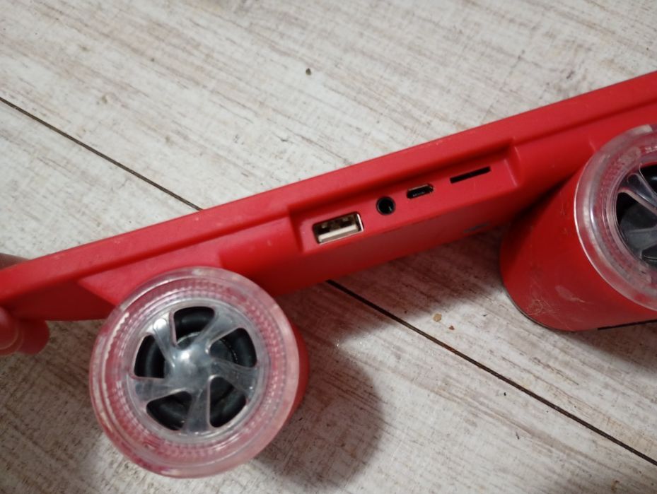 Bluetooth колонка-скейтборд с памет карта и флашка