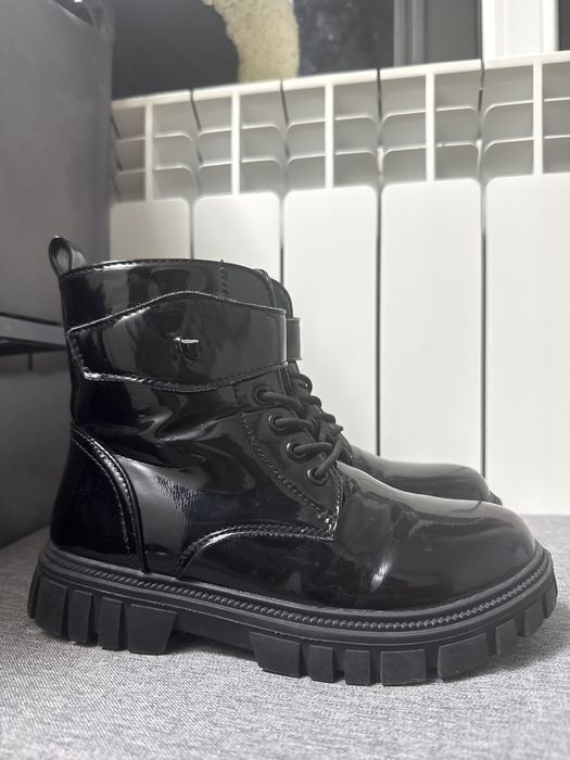 Ботинки на девочку, размер 34, легкие и удобные