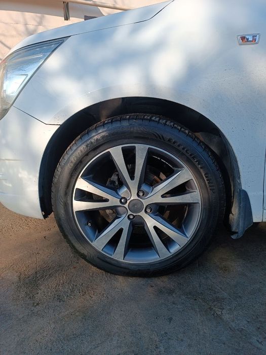 Kaptiva Diska Balon Kobaltga 215 55 R17 Holati yaxshi Ayibi Yoq