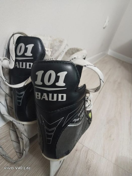 Продам детский коньки