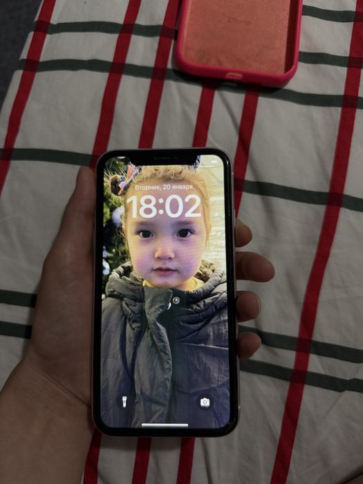 Прлдаю Айфон XR