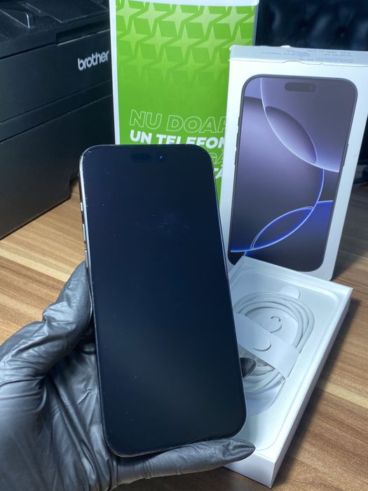 iPhone 16 Pro Max • 256 GB • Black Titanium