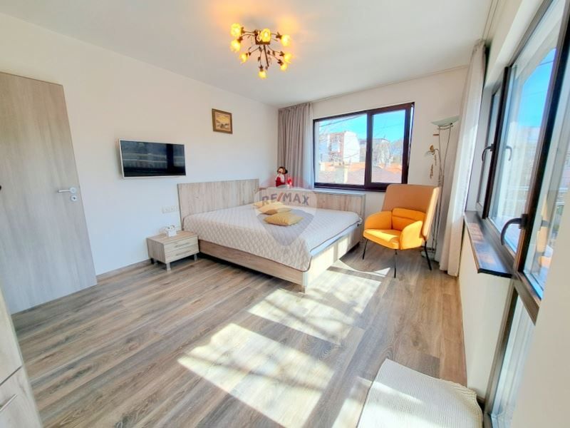 Продава се Къща в Варна, Колхозен пазар - 240 кв.м за 1334 €/кв.м - Снимка #3