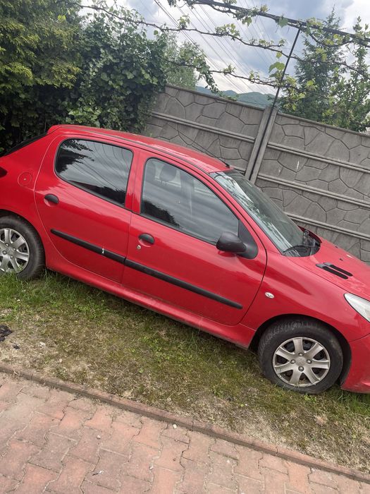 Vând Peugeot 206+ pentru dezmembrari