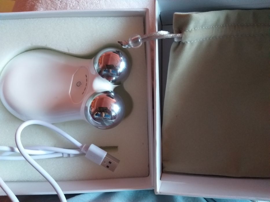 Aparat de lifting facial