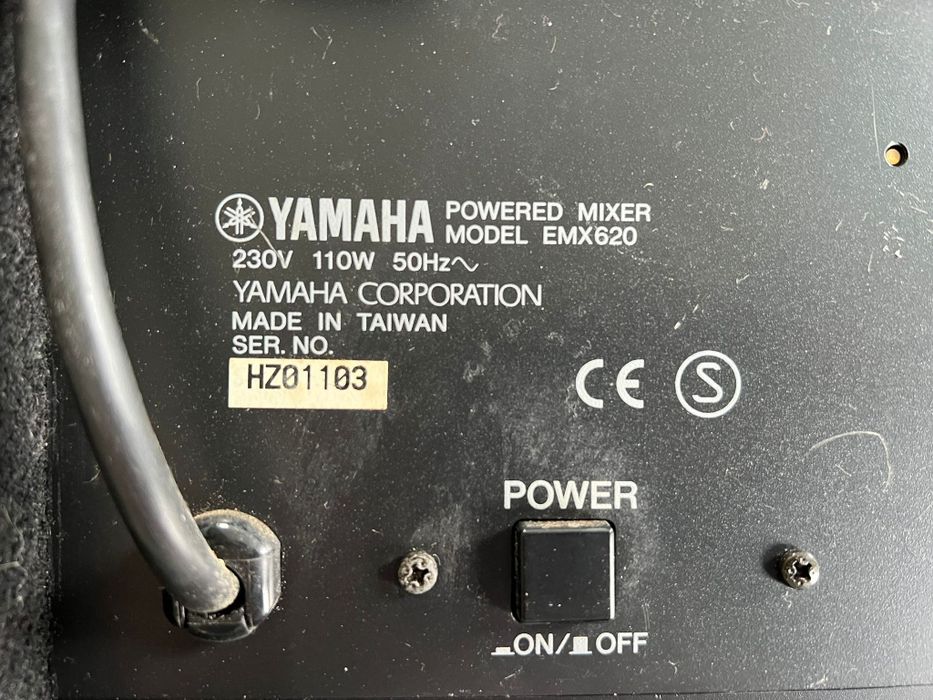 Statie YAMAHA plus boxe
