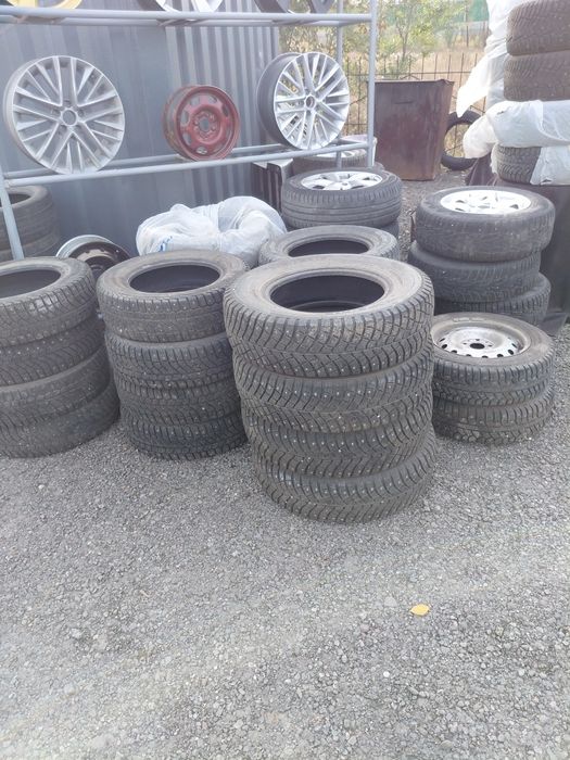 Продам резину на. 15.16.