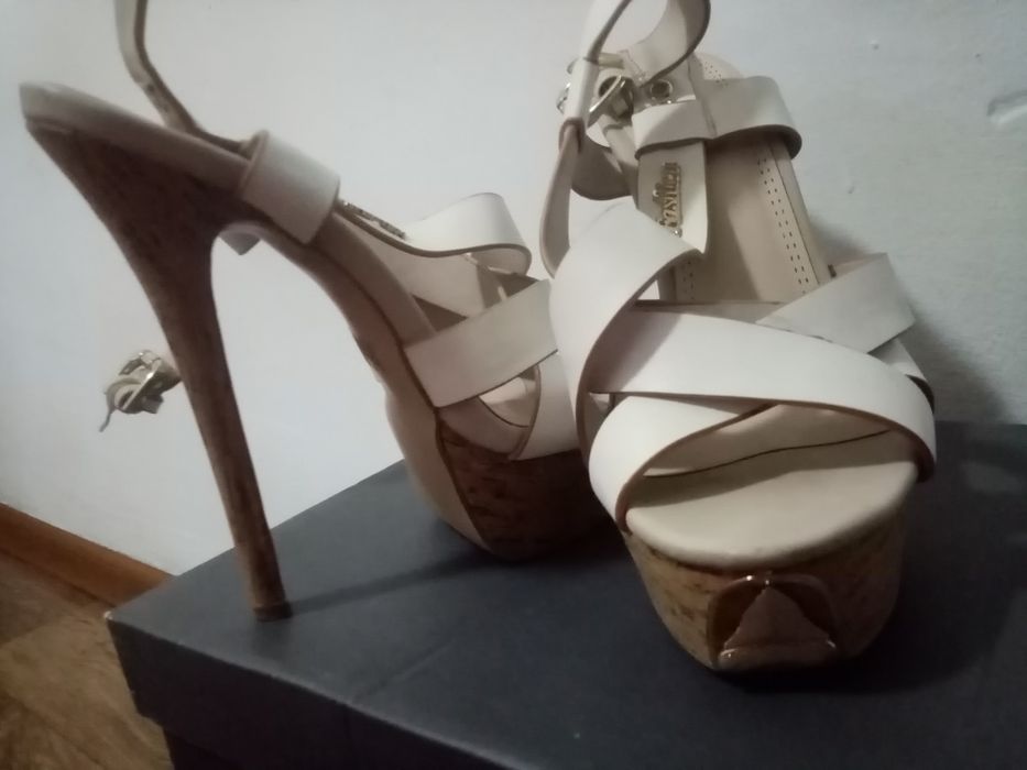 Босоножки в хорошем состоянии