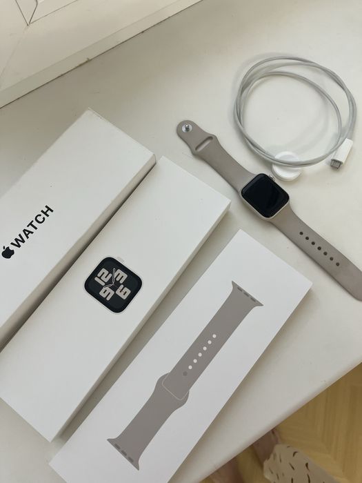 Продам Apple Watch se 40mm
