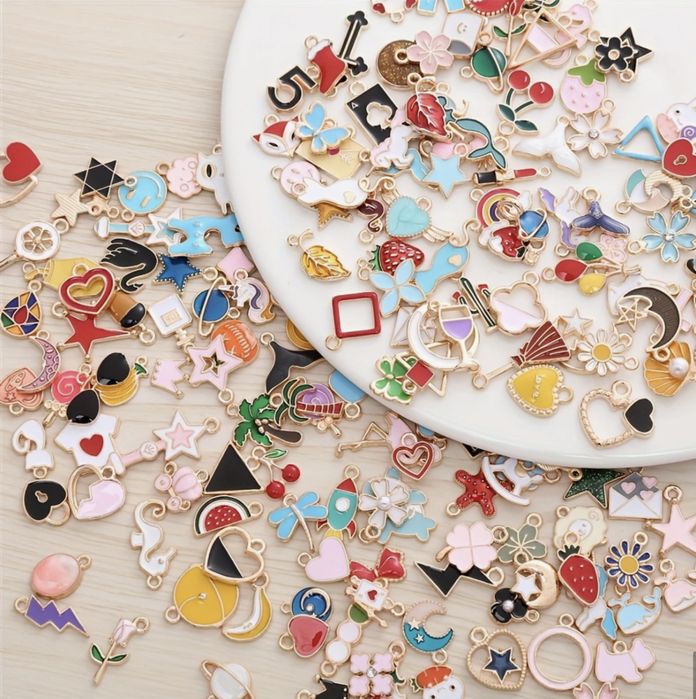 30 броя Смесени висулки за гривни / колиета , бижута